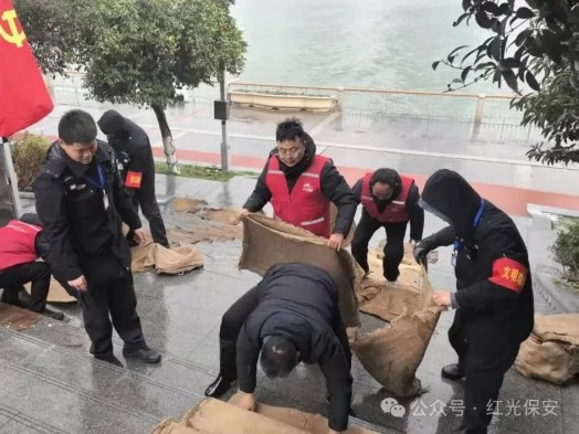 风雪无阻红光护航 | 用坚守筑牢安全屏障